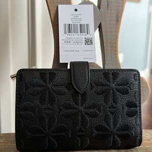 Kate Spade Medium Camp Billfold Spade Flower Black 
$229 RETAIL 65% OFF = $80.15